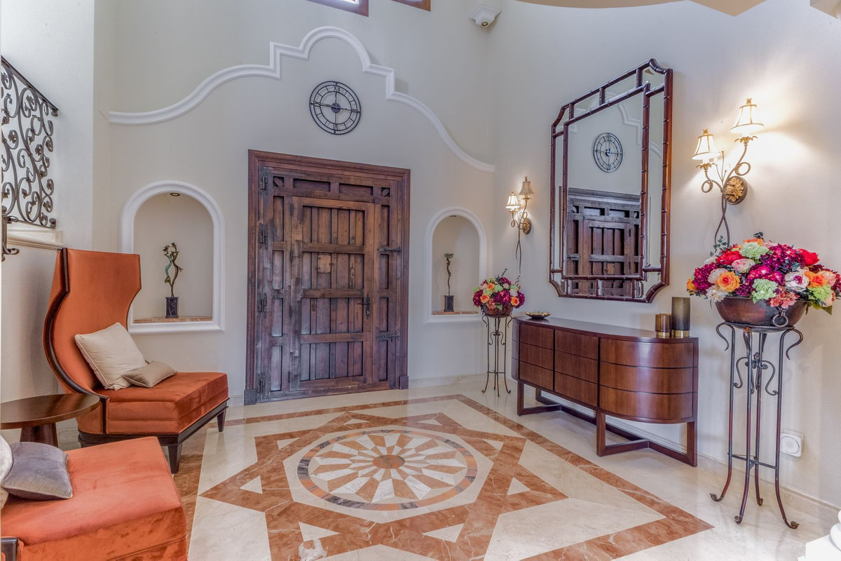 5 Bed Townhouse for sale in Estepona Costa Del Sol, Málaga, Spain