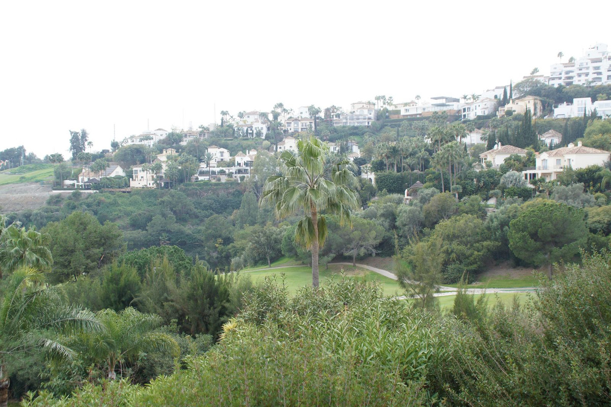 2 Bed Apartment for sale in Los Arqueros Costa Del Sol, Málaga, Spain