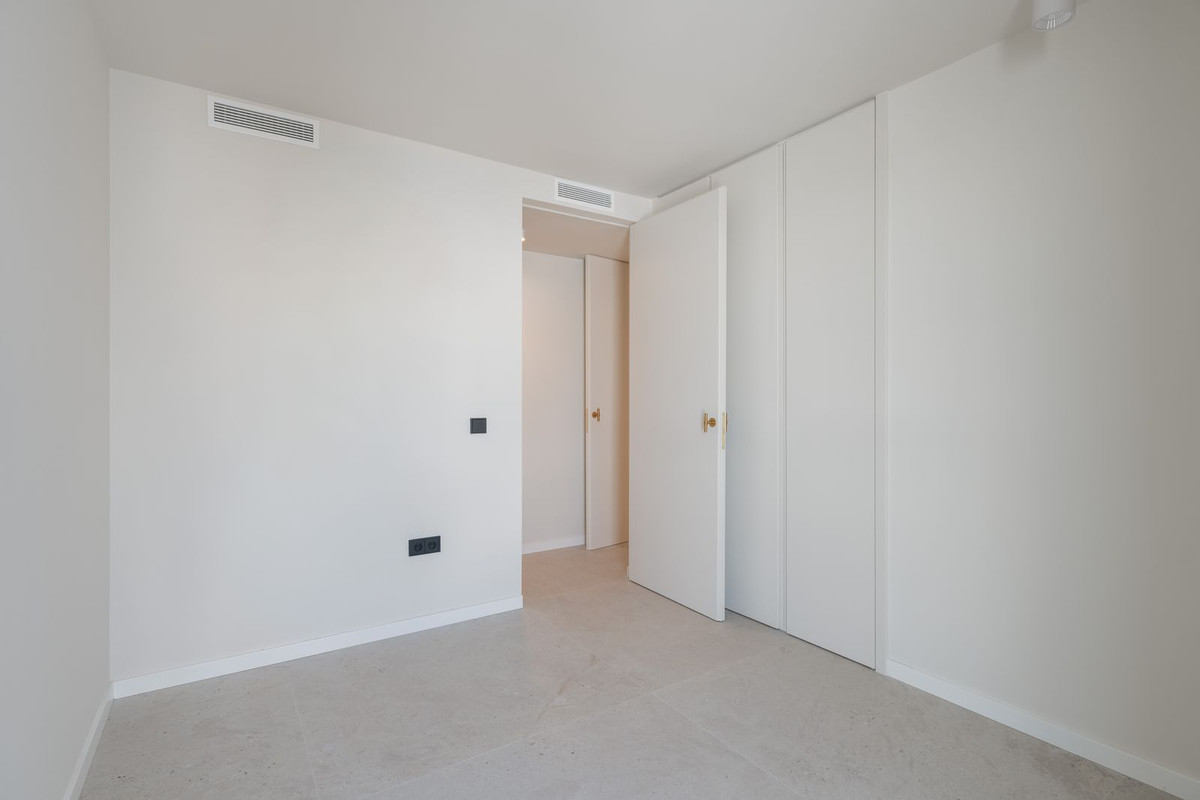 3 Bed Apartment for sale in Marbella Costa Del Sol, Málaga, Spain