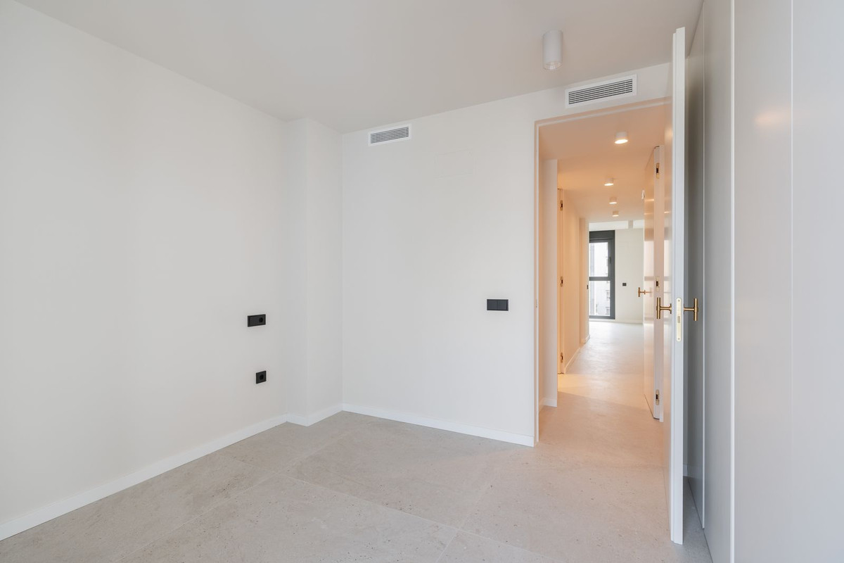 3 Bed Apartment for sale in Marbella Costa Del Sol, Málaga, Spain