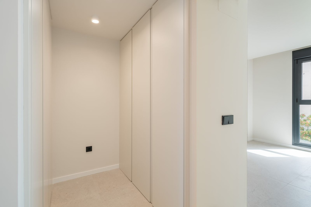 3 Bed Apartment for sale in Marbella Costa Del Sol, Málaga, Spain