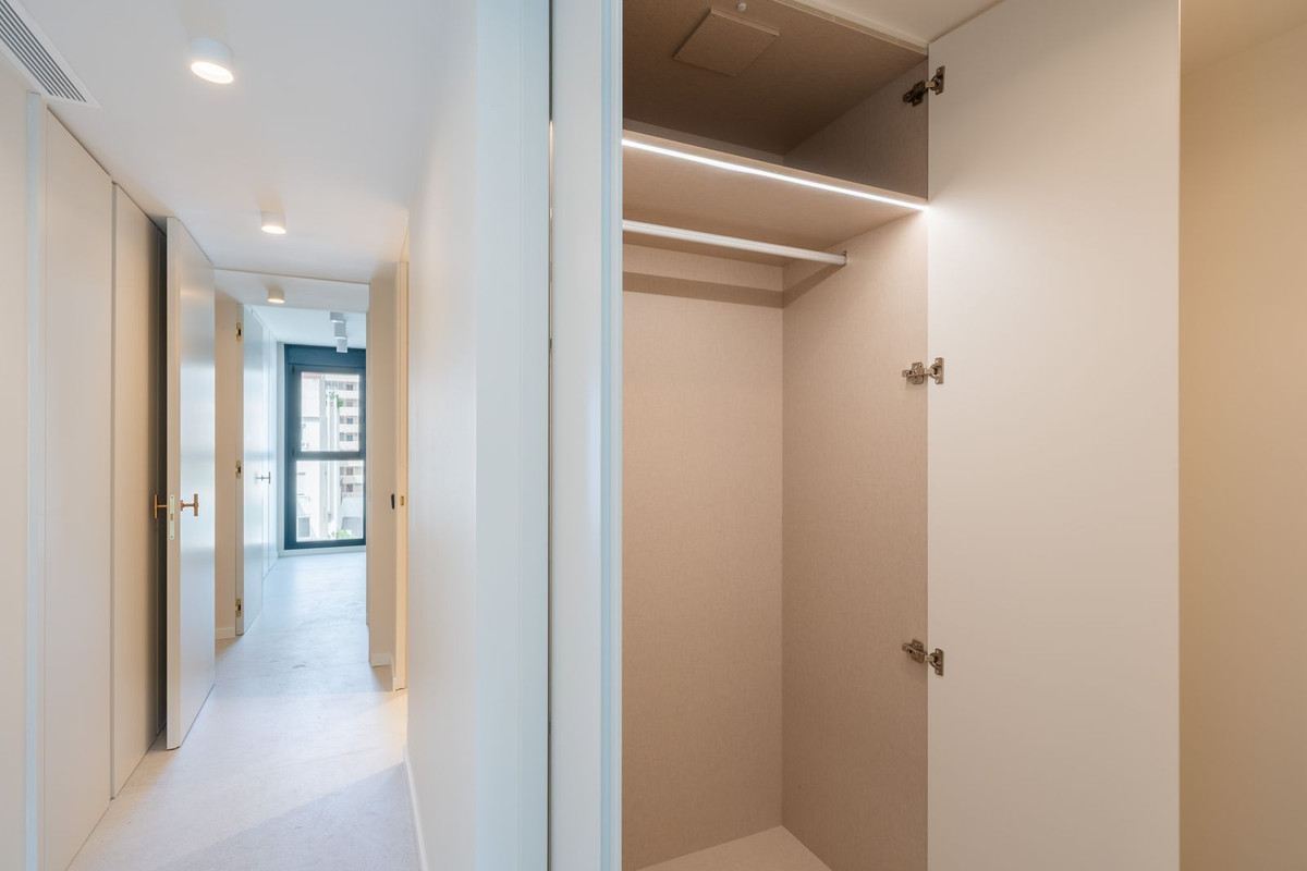 3 Bed Apartment for sale in Marbella Costa Del Sol, Málaga, Spain