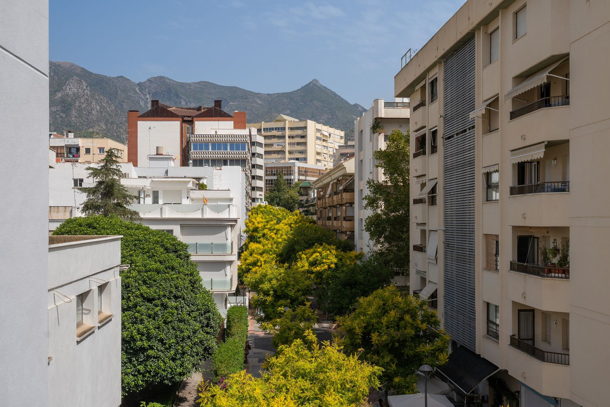 3 Bed Apartment for sale in Marbella Costa Del Sol, Málaga, Spain