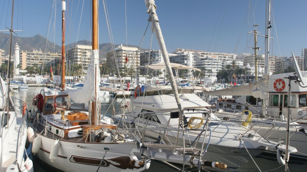 3 Bed Apartment for sale in Marbella Costa Del Sol, Málaga, Spain