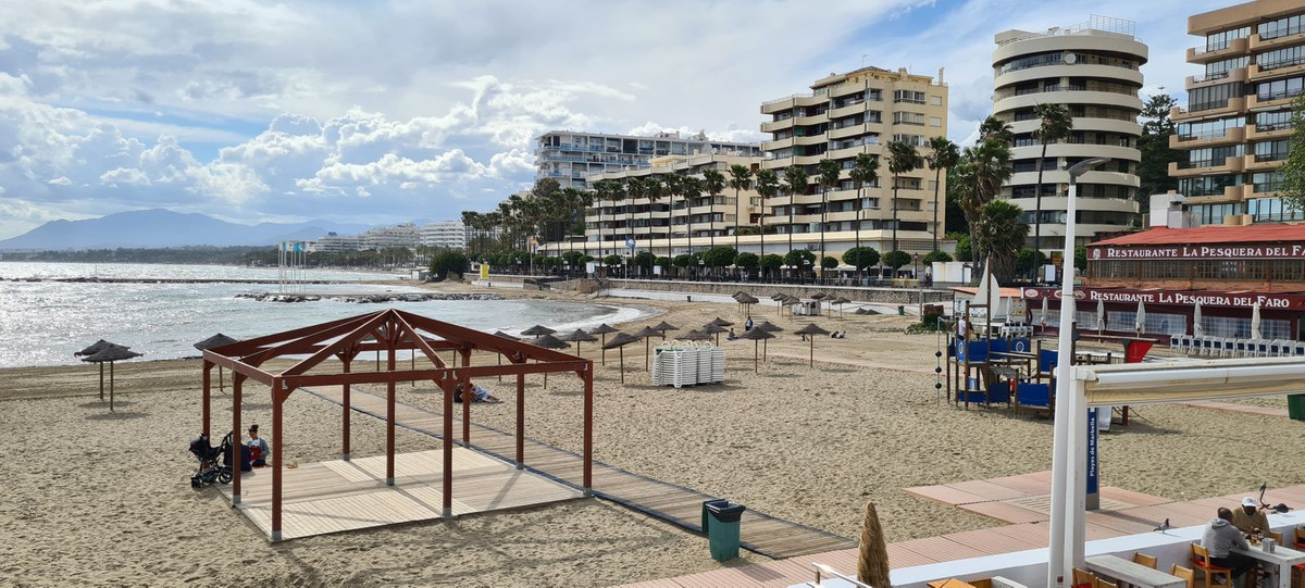 3 Bed Apartment for sale in Marbella Costa Del Sol, Málaga, Spain