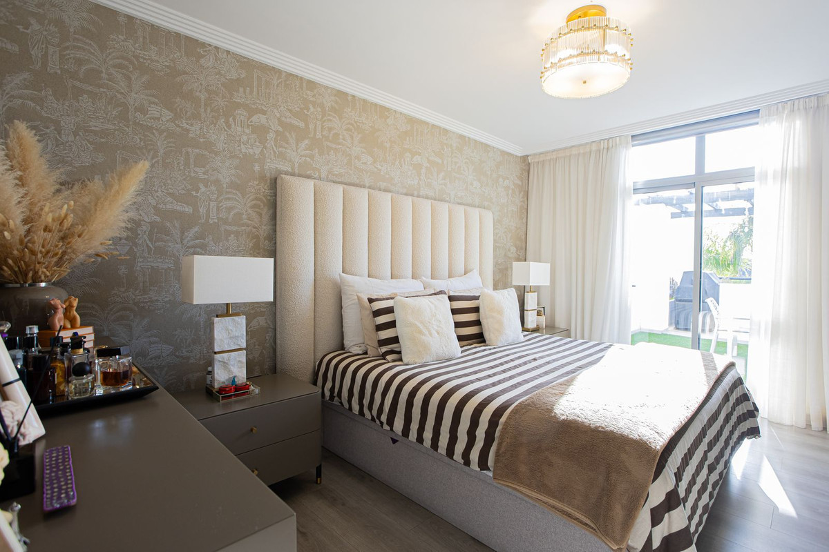 4 Bed Apartment for sale in Benahavís Costa Del Sol, Málaga, Spain