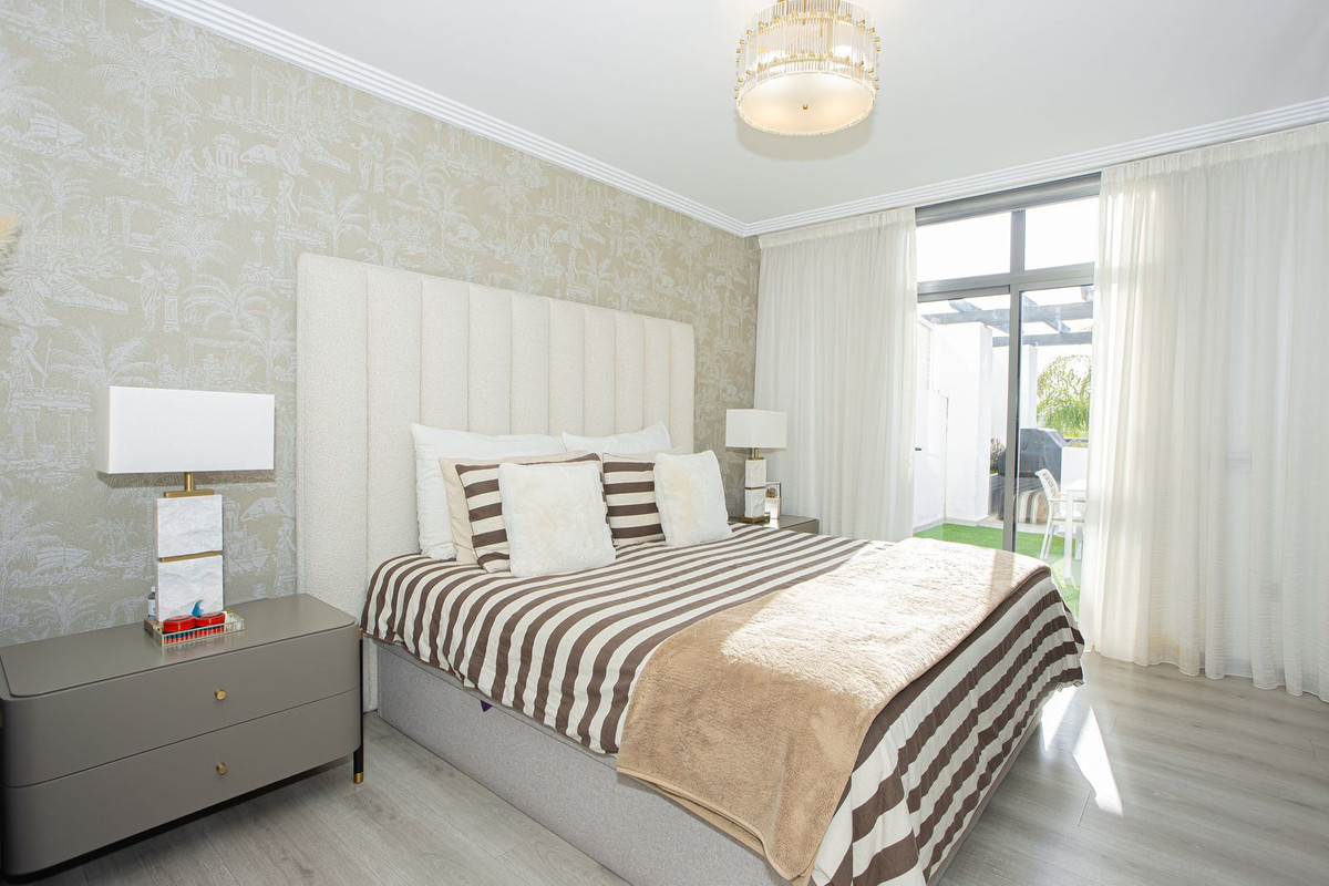 4 Bed Apartment for sale in Benahavís Costa Del Sol, Málaga, Spain