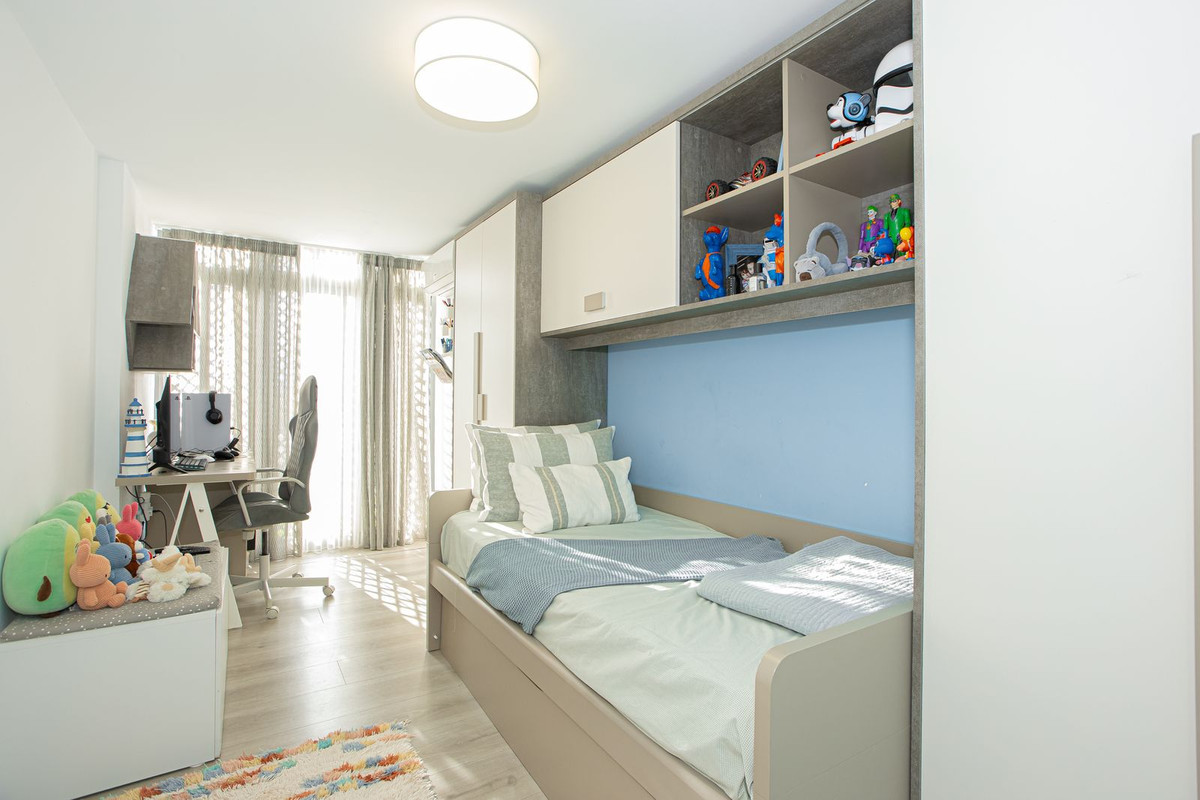 4 Bed Apartment for sale in Benahavís Costa Del Sol, Málaga, Spain