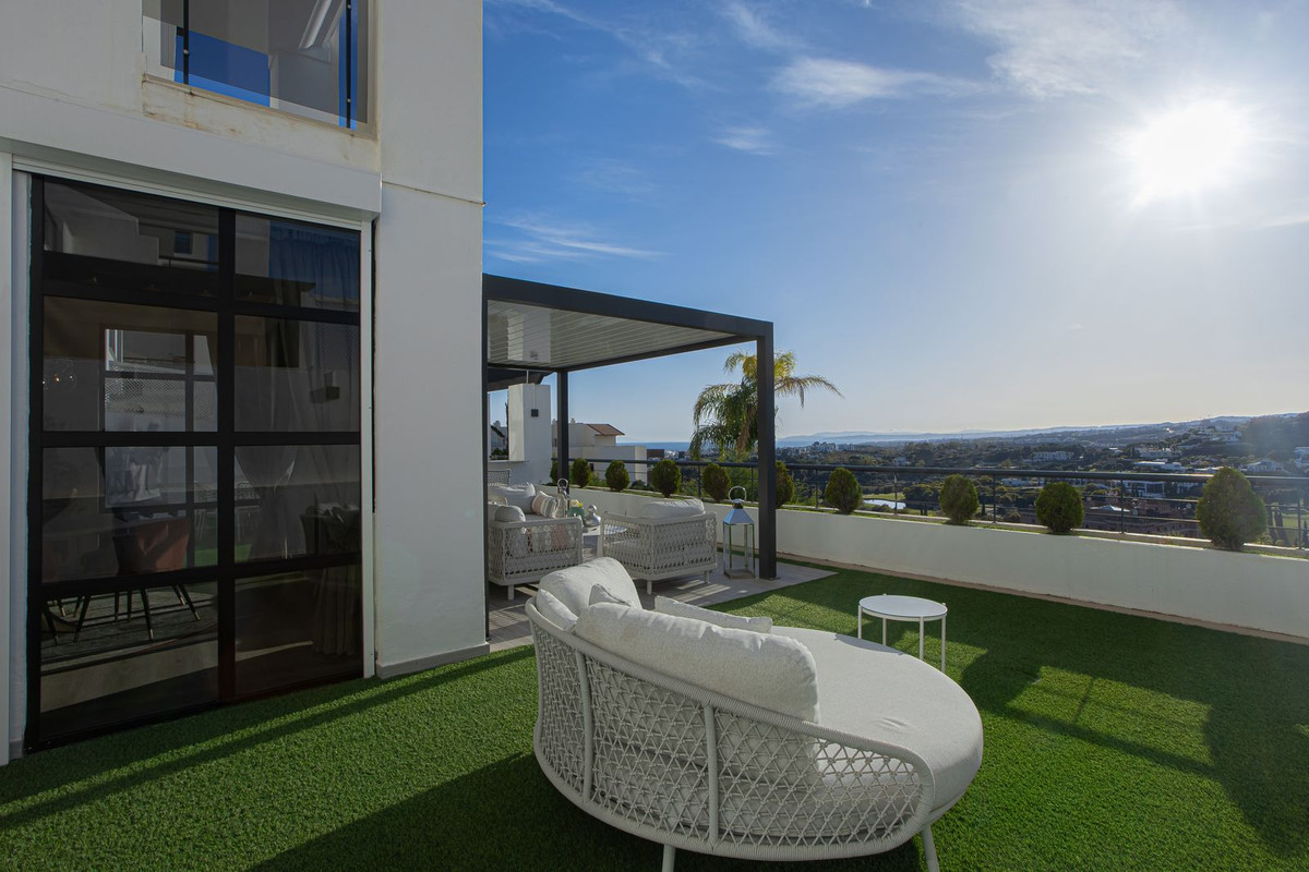 4 Bed Apartment for sale in Benahavís Costa Del Sol, Málaga, Spain