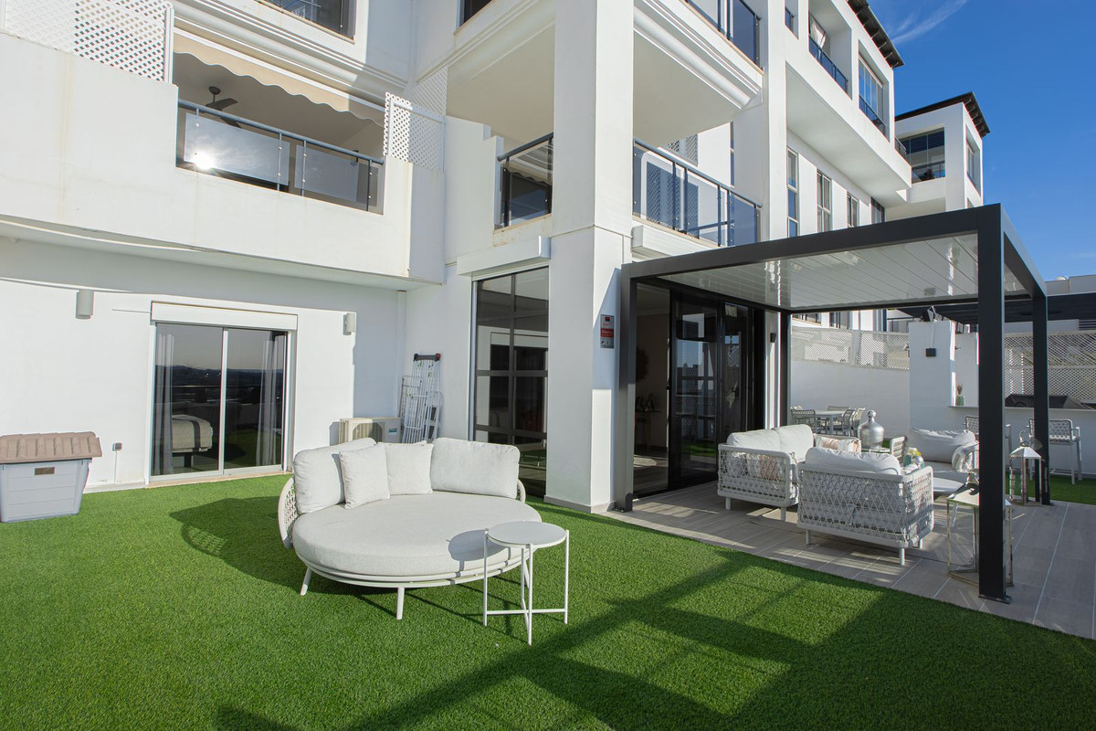 4 Bed Apartment for sale in Benahavís Costa Del Sol, Málaga, Spain