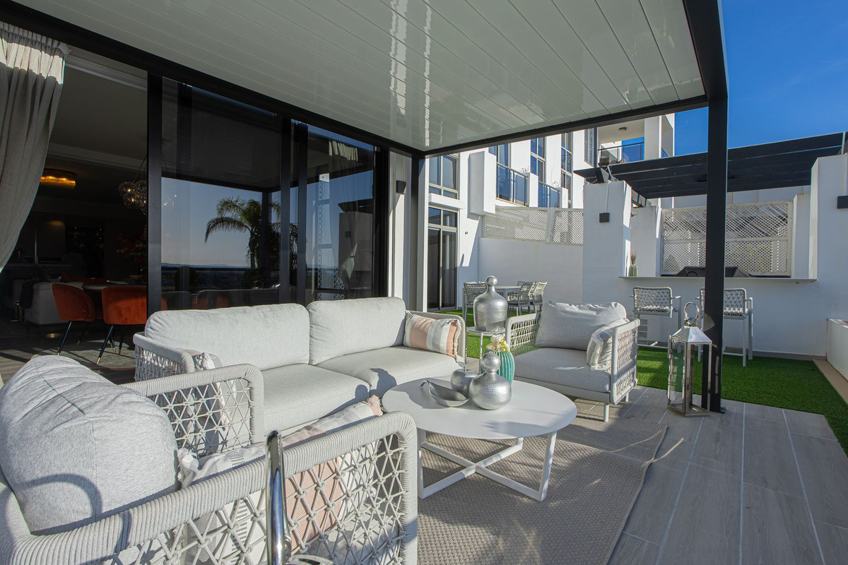 4 Bed Apartment for sale in Benahavís Costa Del Sol, Málaga, Spain