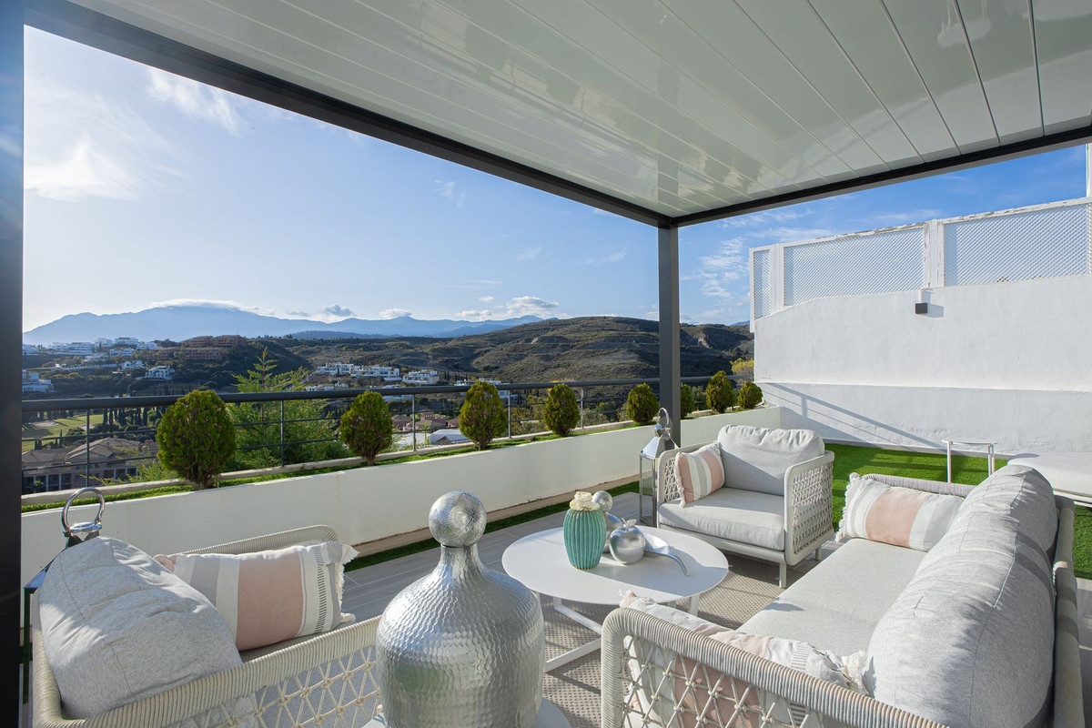 4 Bed Apartment for sale in Benahavís Costa Del Sol, Málaga, Spain