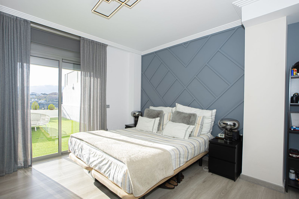4 Bed Apartment for sale in Benahavís Costa Del Sol, Málaga, Spain