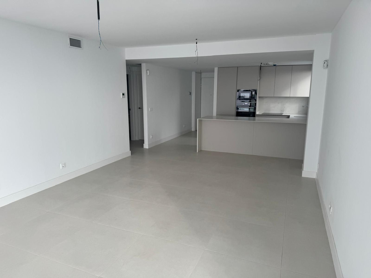 3 Bed Apartment for sale in Fuengirola Costa Del Sol, Málaga, Spain