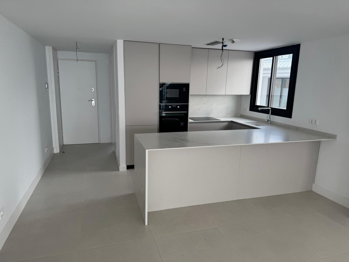 3 Bed Apartment for sale in Fuengirola Costa Del Sol, Málaga, Spain
