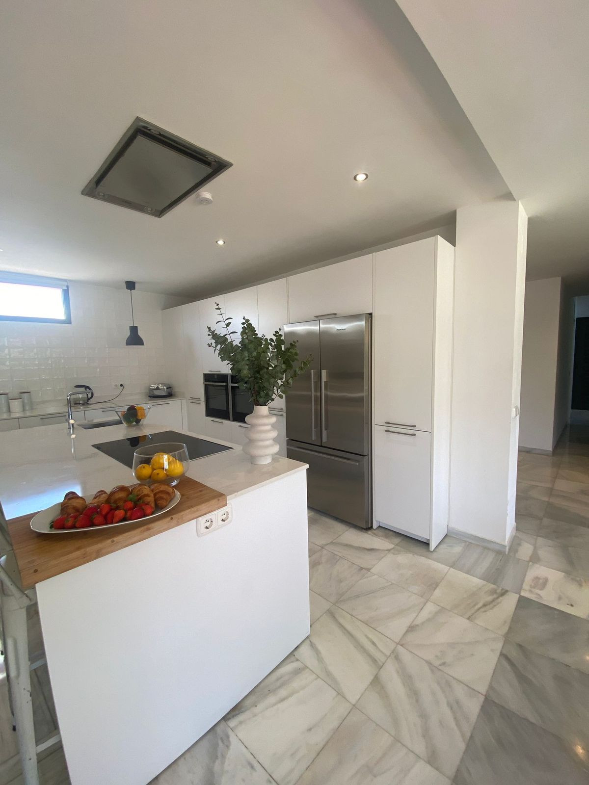 6 Bed Townhouse for sale in Nueva Andalucía Costa Del Sol, Málaga, Spain