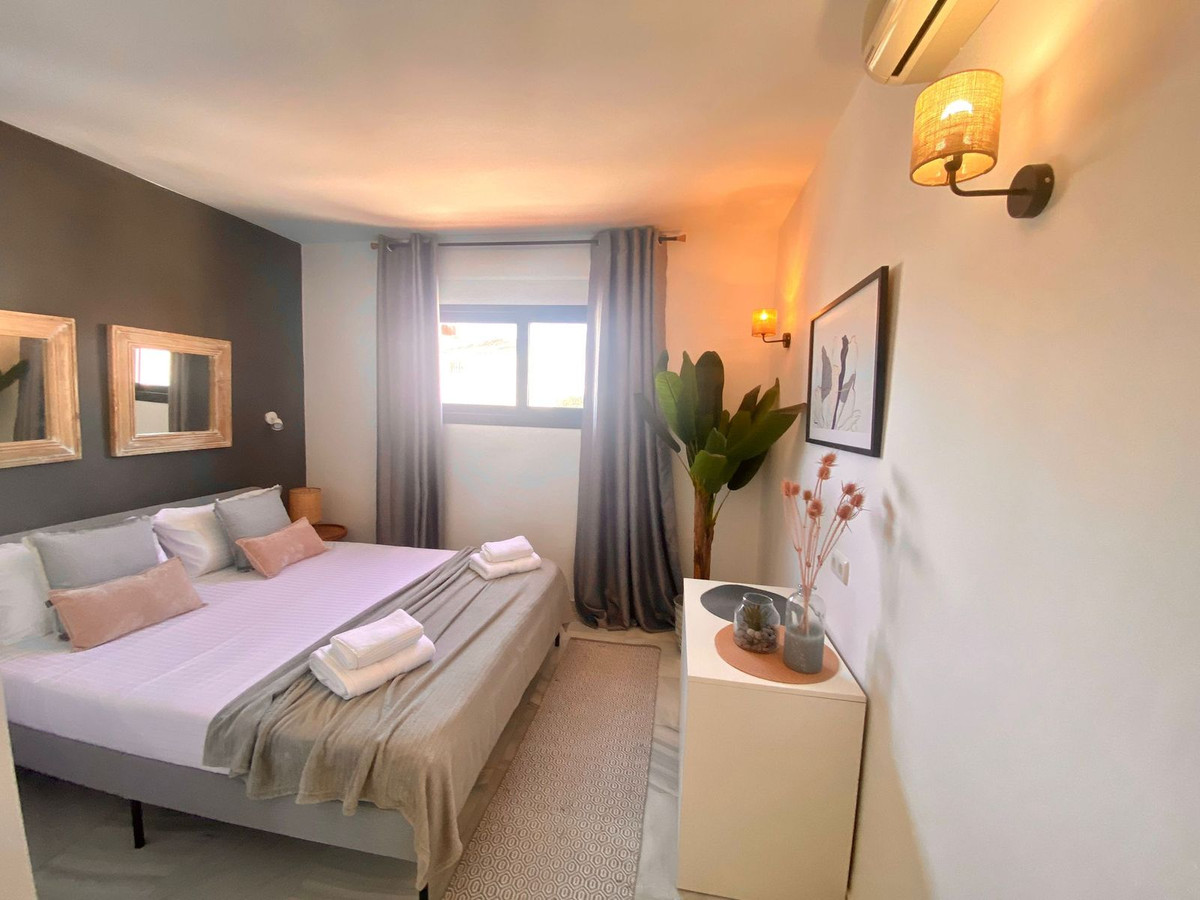 6 Bed Townhouse for sale in Nueva Andalucía Costa Del Sol, Málaga, Spain