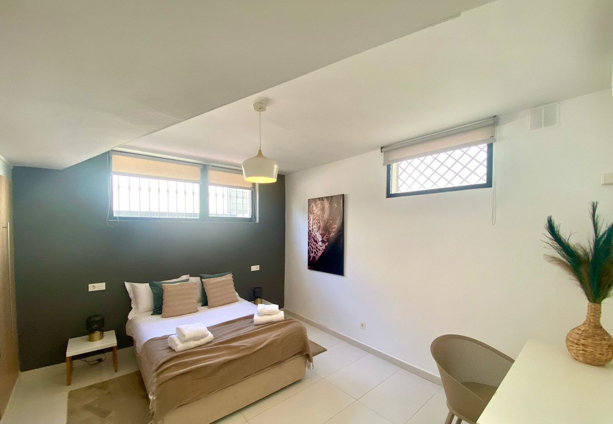6 Bed Townhouse for sale in Nueva Andalucía Costa Del Sol, Málaga, Spain