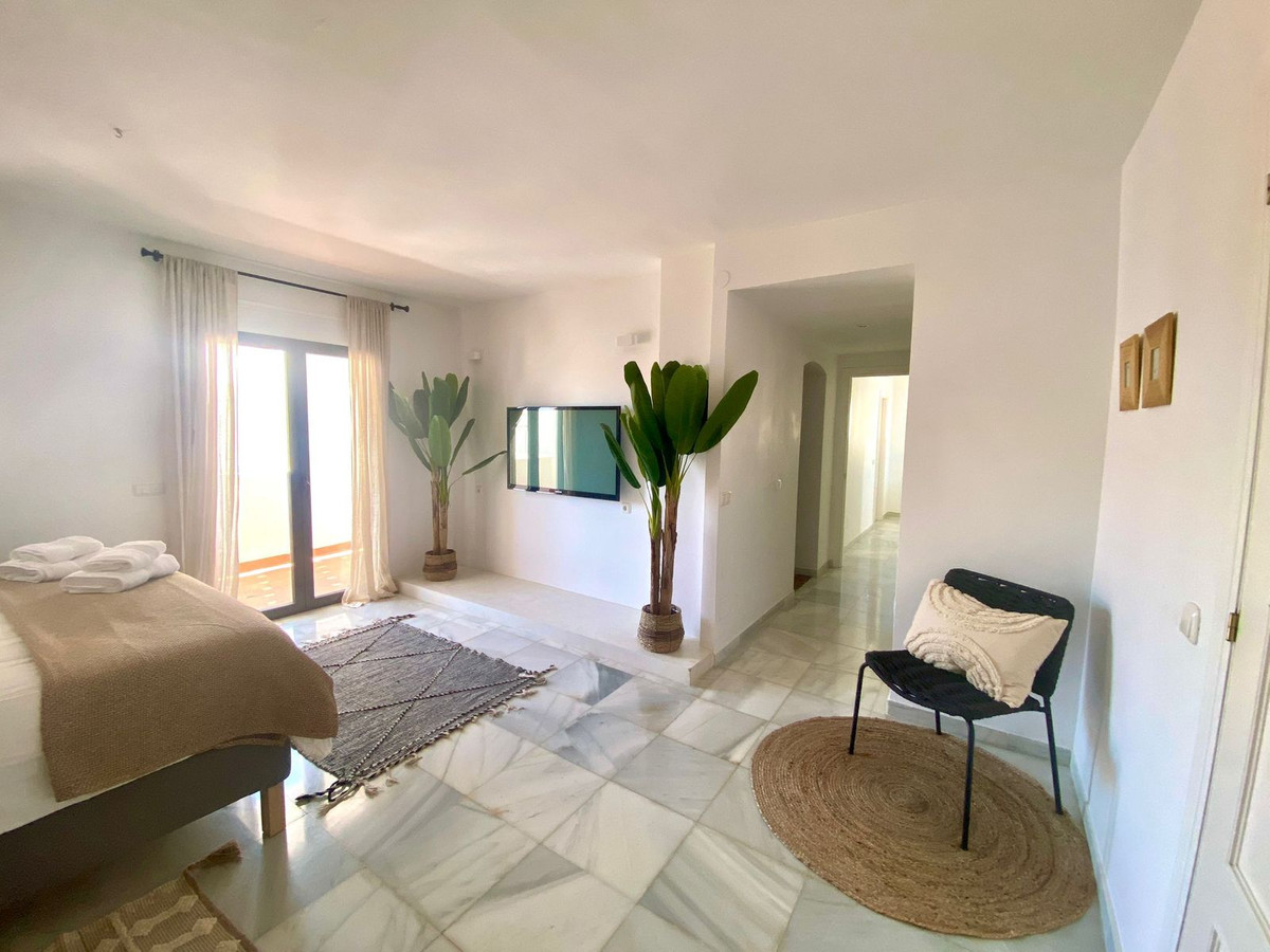 6 Bed Townhouse for sale in Nueva Andalucía Costa Del Sol, Málaga, Spain