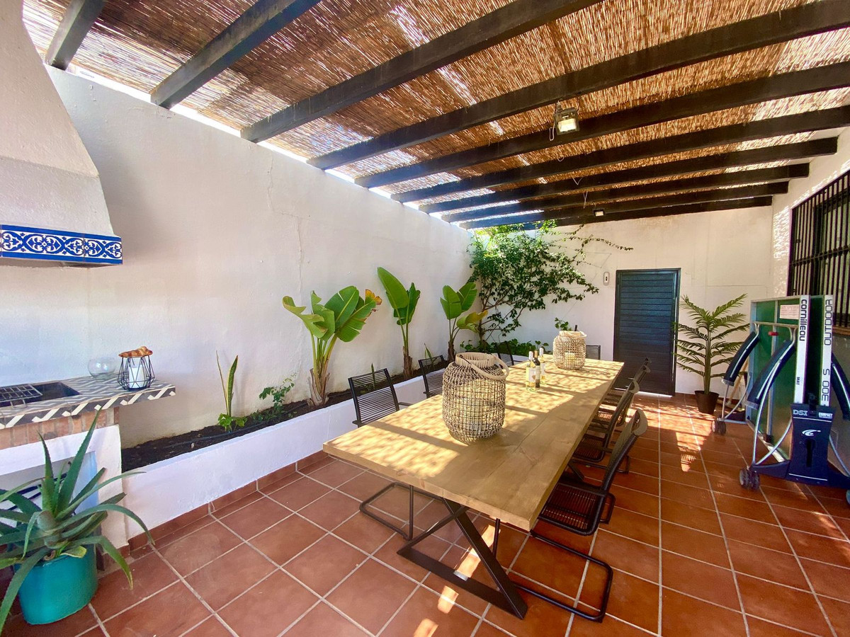 6 Bed Townhouse for sale in Nueva Andalucía Costa Del Sol, Málaga, Spain
