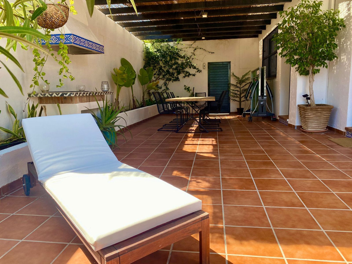 6 Bed Townhouse for sale in Nueva Andalucía Costa Del Sol, Málaga, Spain