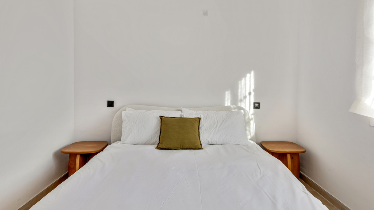 3 Bed Apartment for sale in Nueva Andalucía Costa Del Sol, Málaga, Spain