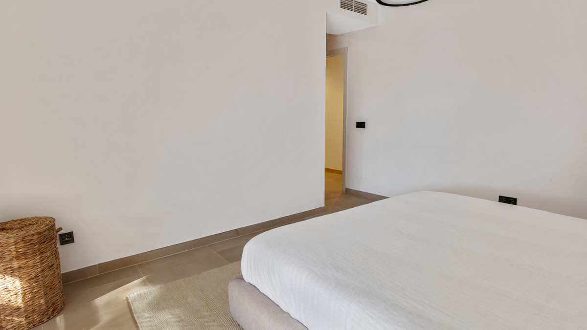 3 Bed Apartment for sale in Nueva Andalucía Costa Del Sol, Málaga, Spain