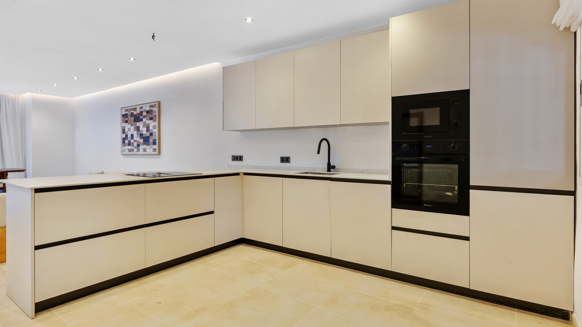 3 Bed Apartment for sale in Nueva Andalucía Costa Del Sol, Málaga, Spain