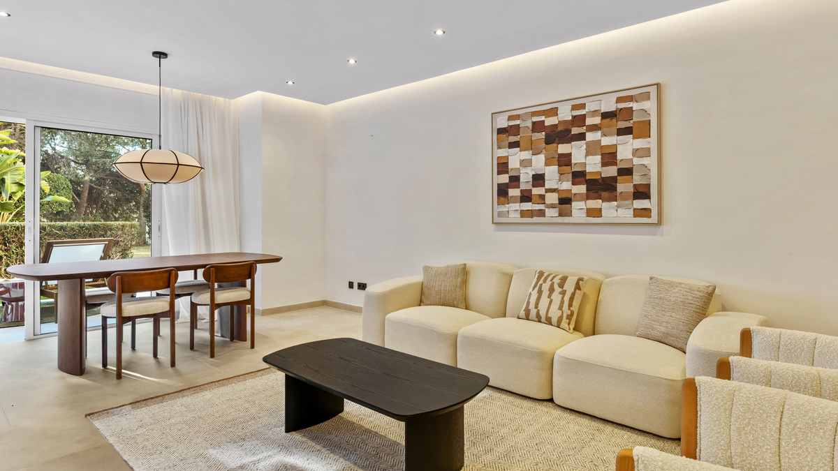 3 Bed Apartment for sale in Nueva Andalucía Costa Del Sol, Málaga, Spain