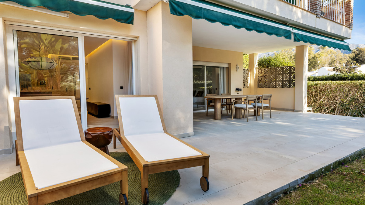 3 Bed Apartment for sale in Nueva Andalucía Costa Del Sol, Málaga, Spain