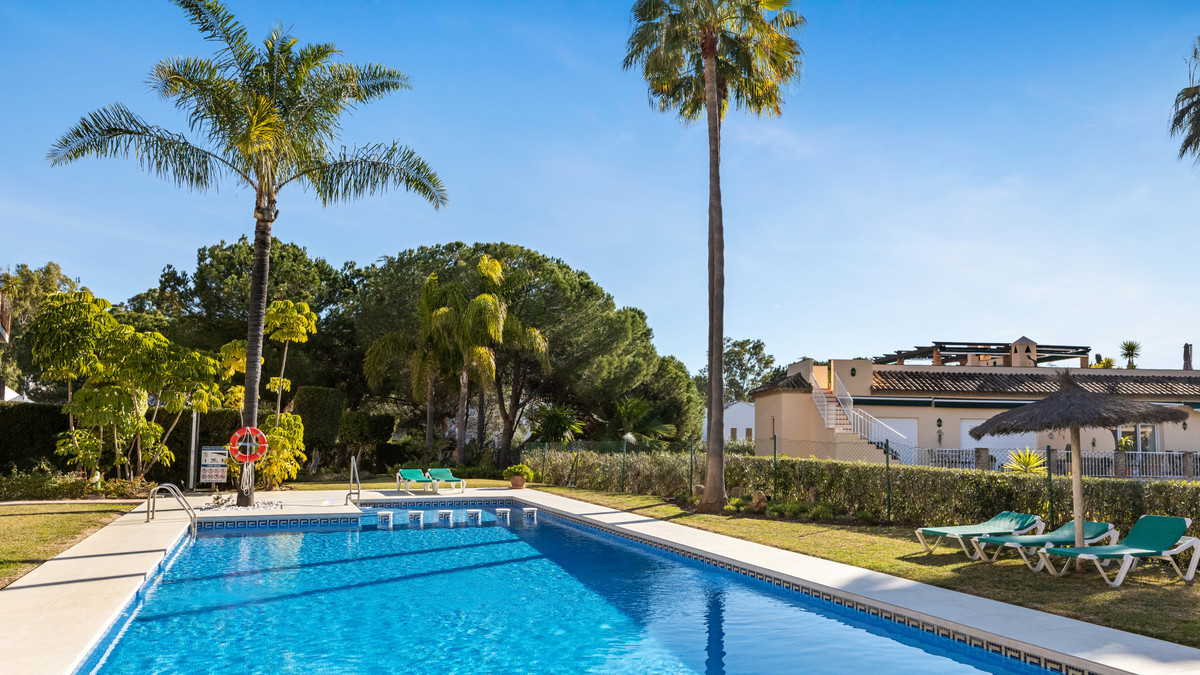 3 Bed Apartment for sale in Nueva Andalucía Costa Del Sol, Málaga, Spain