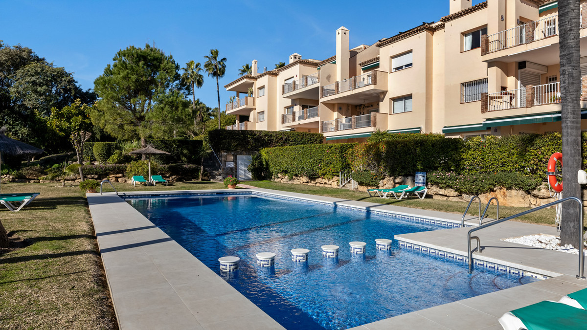 3 Bed Apartment for sale in Nueva Andalucía Costa Del Sol, Málaga, Spain