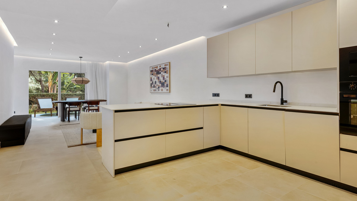 3 Bed Apartment for sale in Nueva Andalucía Costa Del Sol, Málaga, Spain