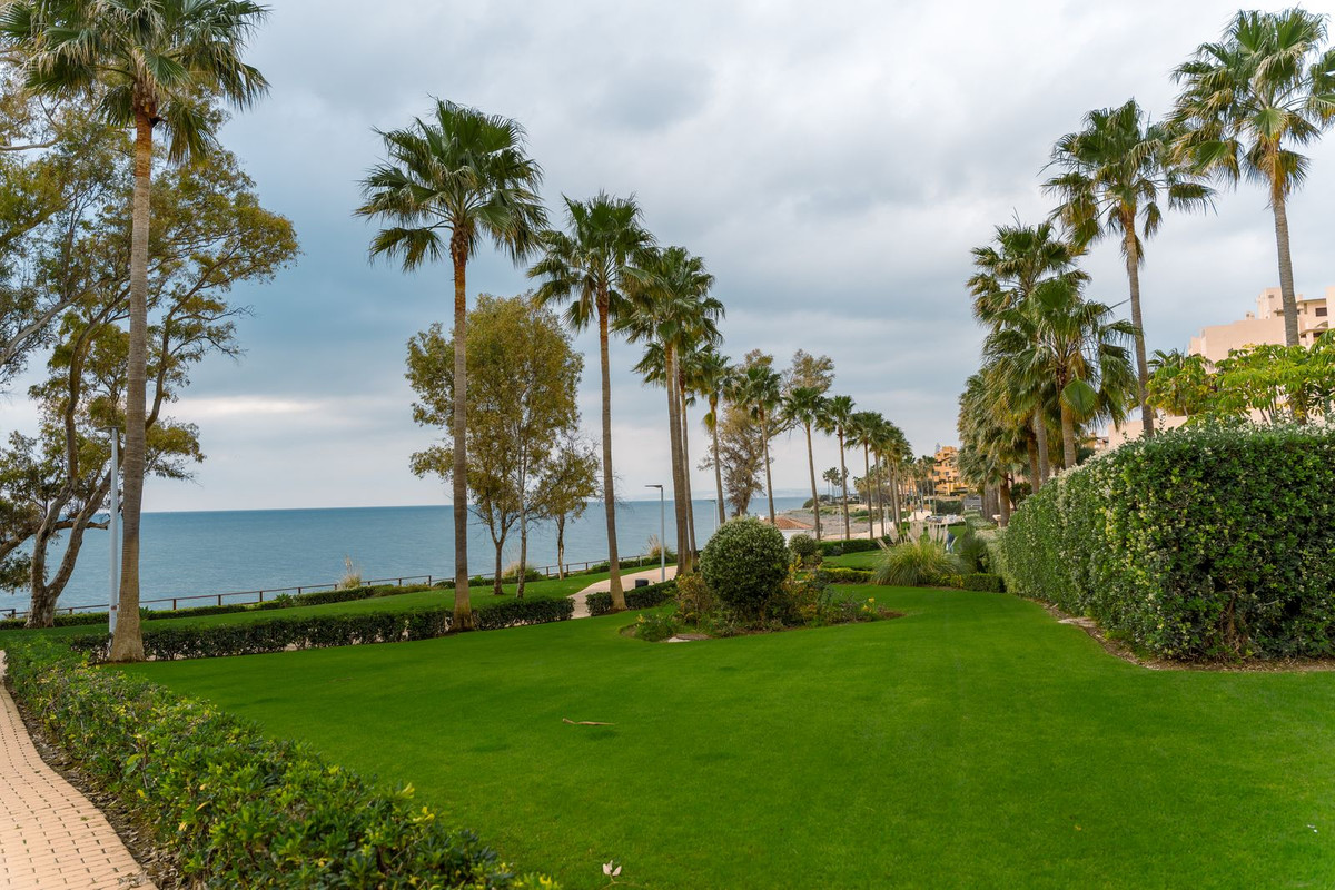 4 Bed Townhouse for sale in New Golden Mile Costa Del Sol, Málaga, Spain