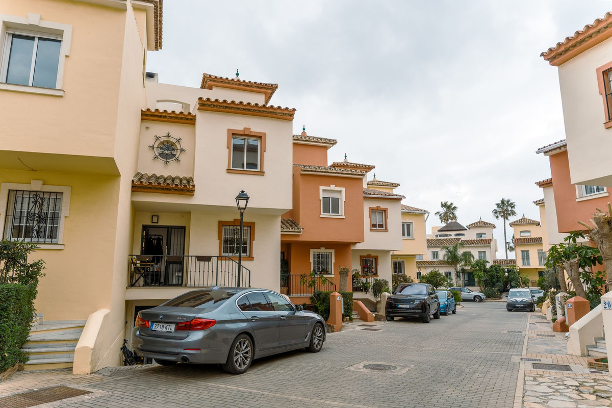 4 Bed Townhouse for sale in New Golden Mile Costa Del Sol, Málaga, Spain