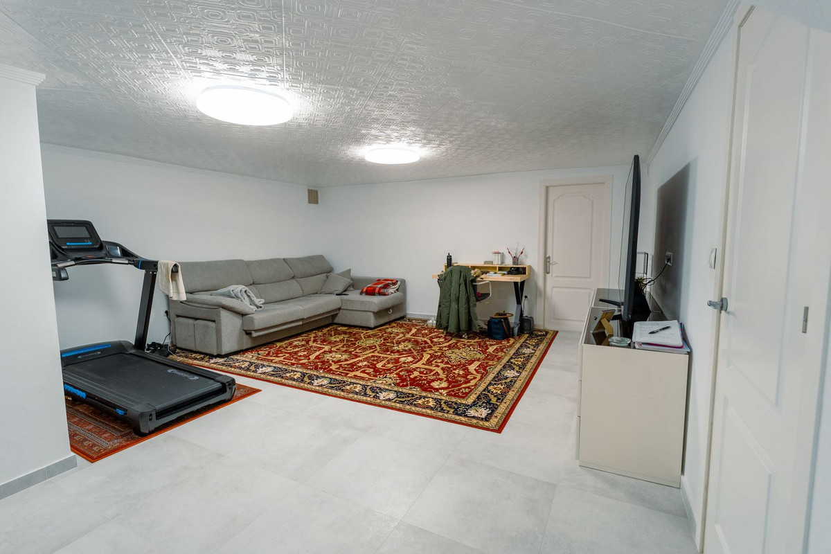 4 Bed Townhouse for sale in New Golden Mile Costa Del Sol, Málaga, Spain