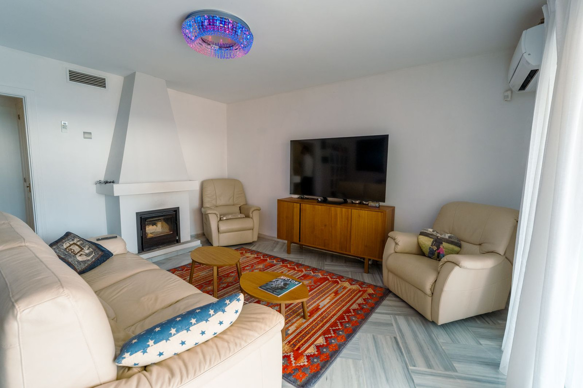 4 Bed Townhouse for sale in New Golden Mile Costa Del Sol, Málaga, Spain
