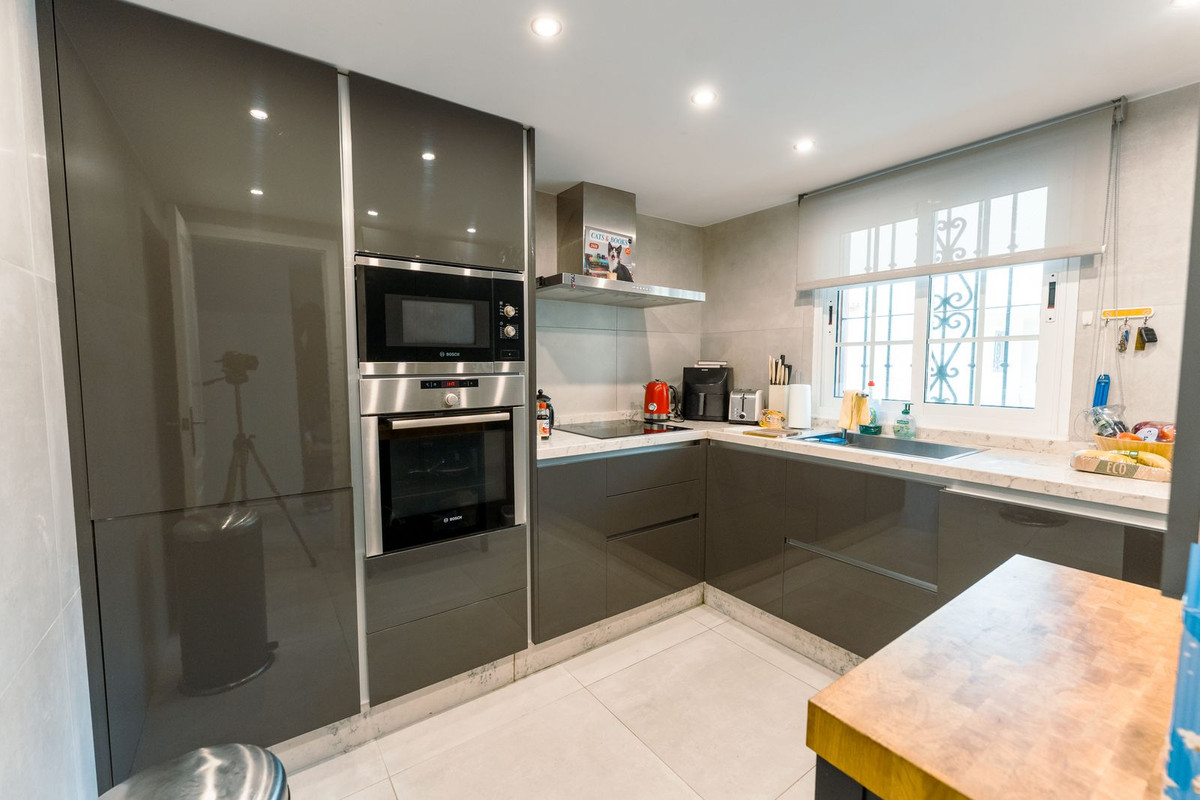 4 Bed Townhouse for sale in New Golden Mile Costa Del Sol, Málaga, Spain