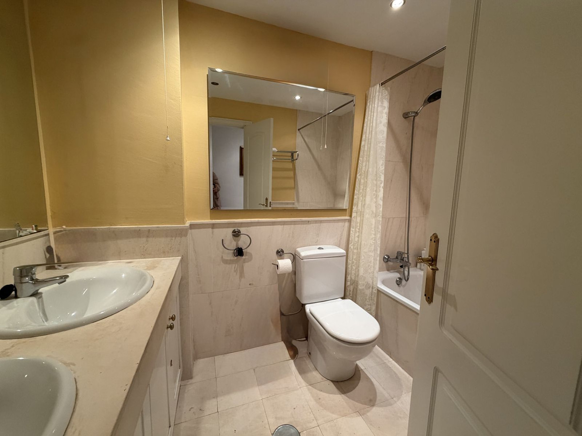 2 Bed Apartment for sale in Calahonda Costa Del Sol, Málaga, Spain