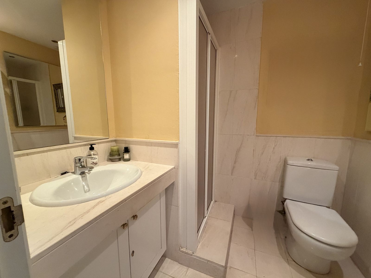 2 Bed Apartment for sale in Calahonda Costa Del Sol, Málaga, Spain