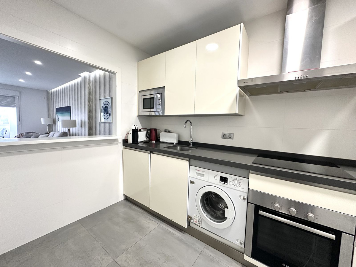 2 Bed Apartment for sale in Nueva Andalucía Costa Del Sol, Málaga, Spain