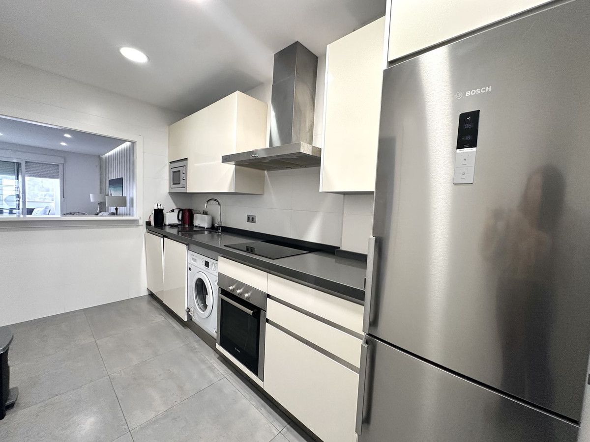 2 Bed Apartment for sale in Nueva Andalucía Costa Del Sol, Málaga, Spain