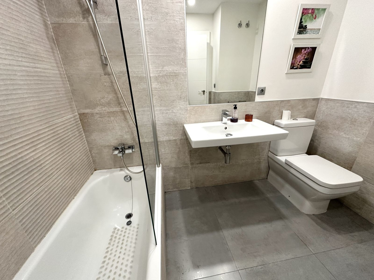 2 Bed Apartment for sale in Nueva Andalucía Costa Del Sol, Málaga, Spain