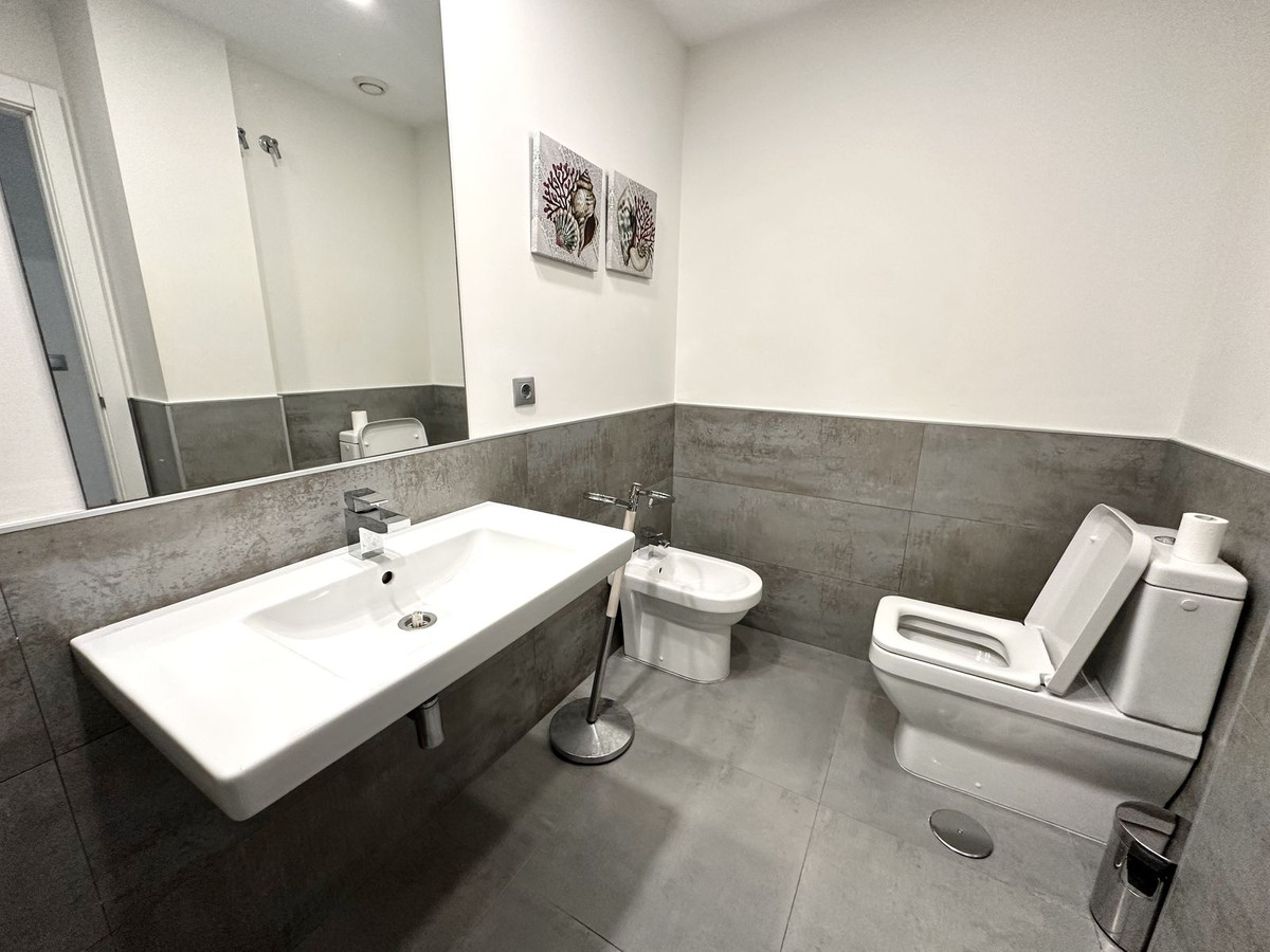 2 Bed Apartment for sale in Nueva Andalucía Costa Del Sol, Málaga, Spain