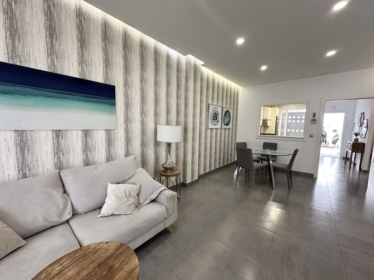 2 Bed Apartment for sale in Nueva Andalucía Costa Del Sol, Málaga, Spain