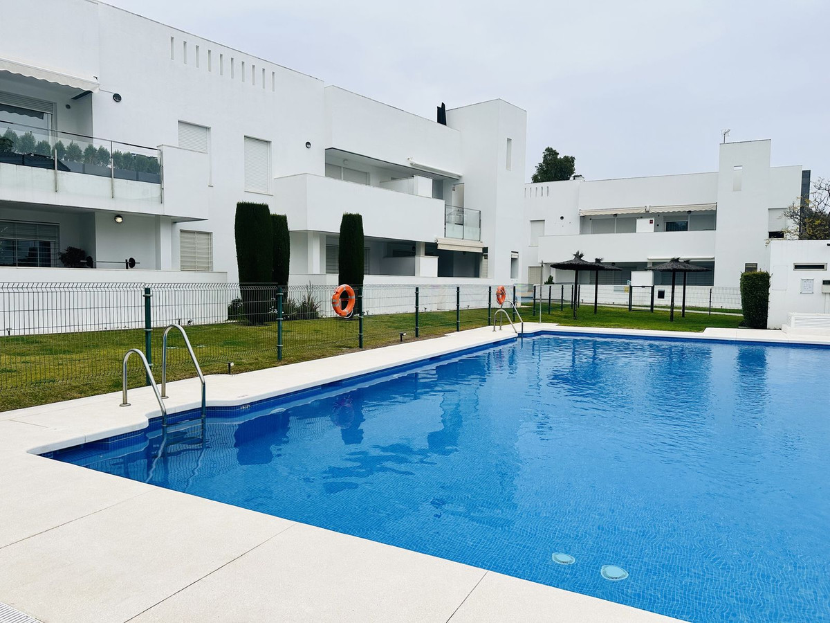 2 Bed Apartment for sale in Nueva Andalucía Costa Del Sol, Málaga, Spain