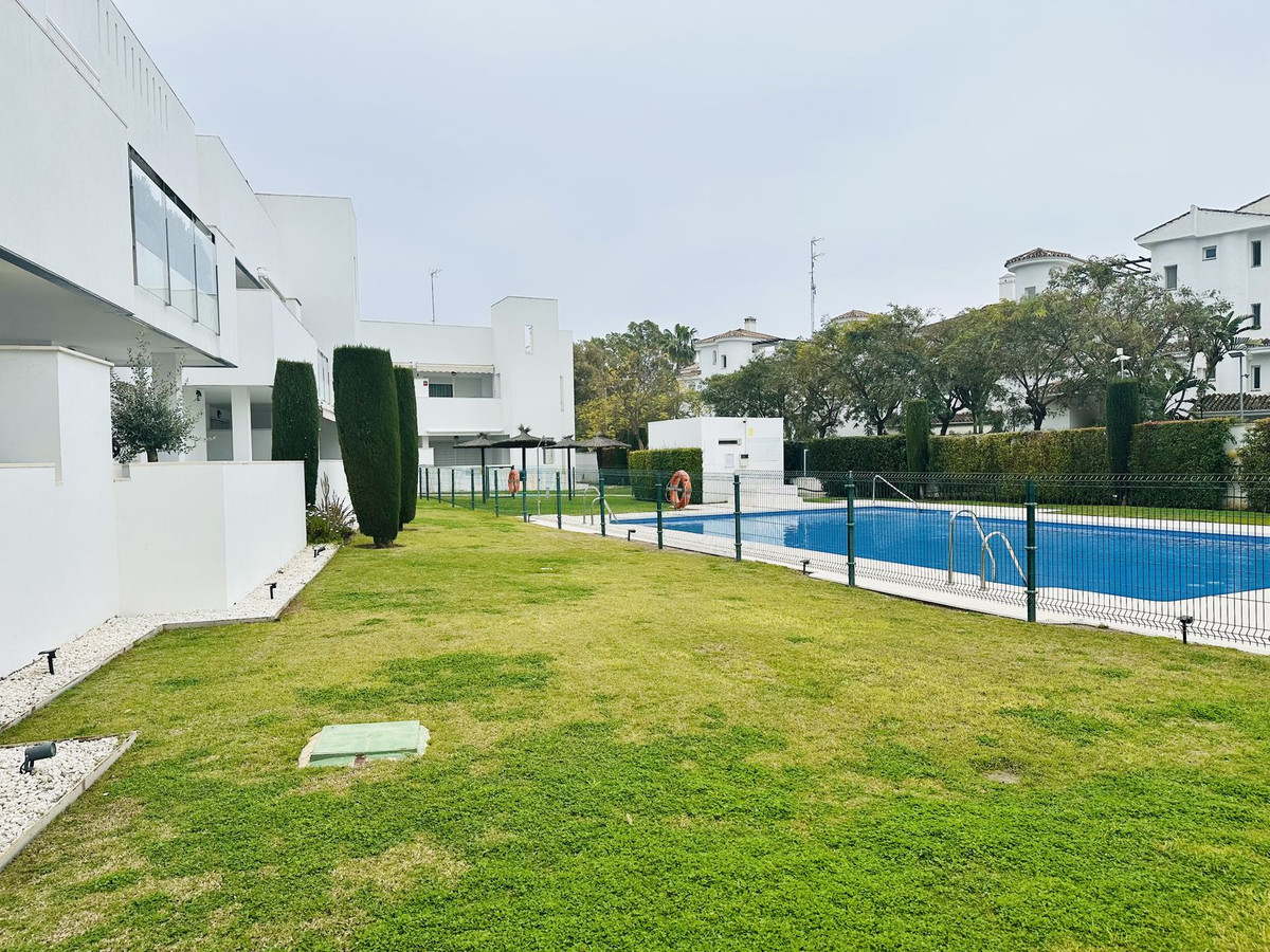 2 Bed Apartment for sale in Nueva Andalucía Costa Del Sol, Málaga, Spain