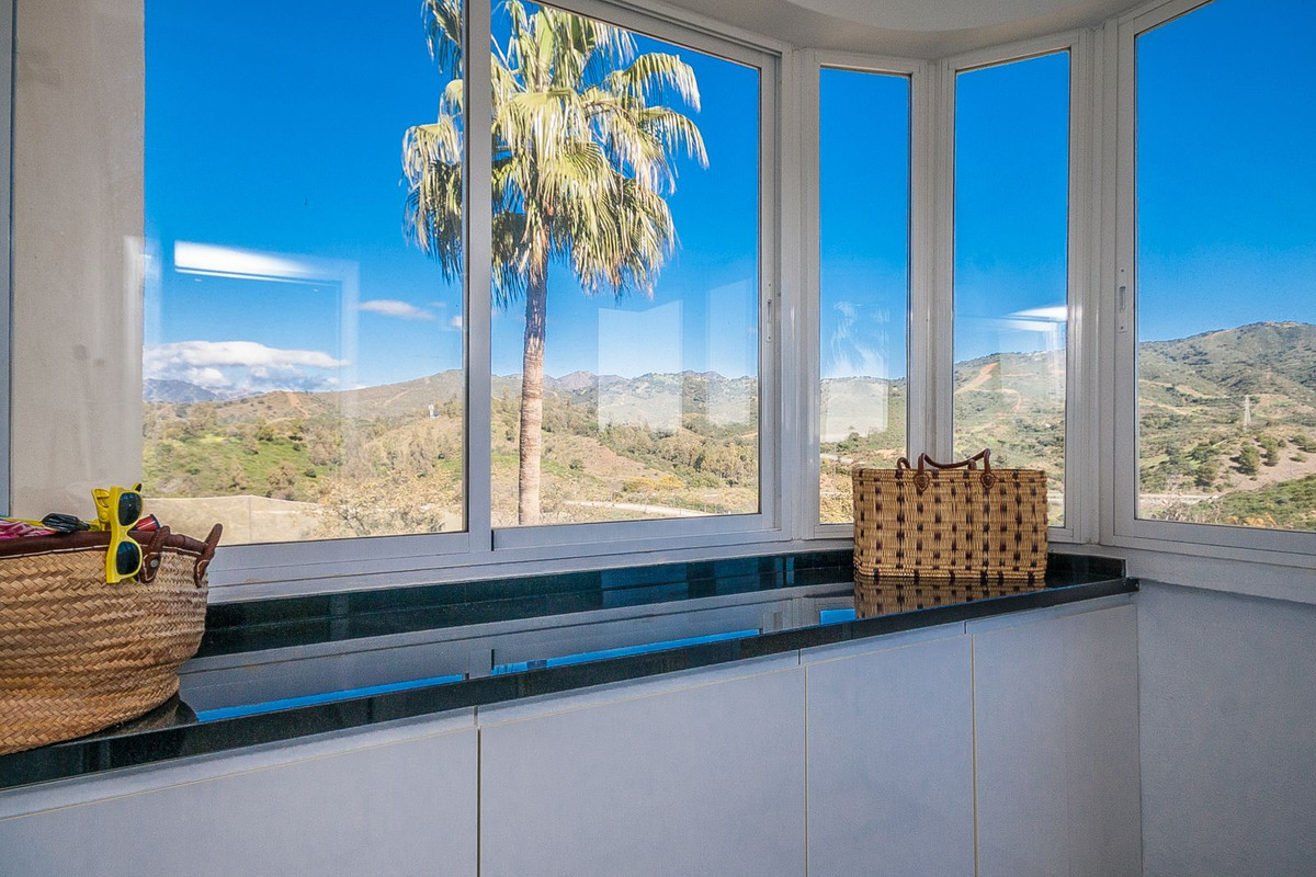 3 Bed Apartment for sale in Elviria Costa Del Sol, Málaga, Spain