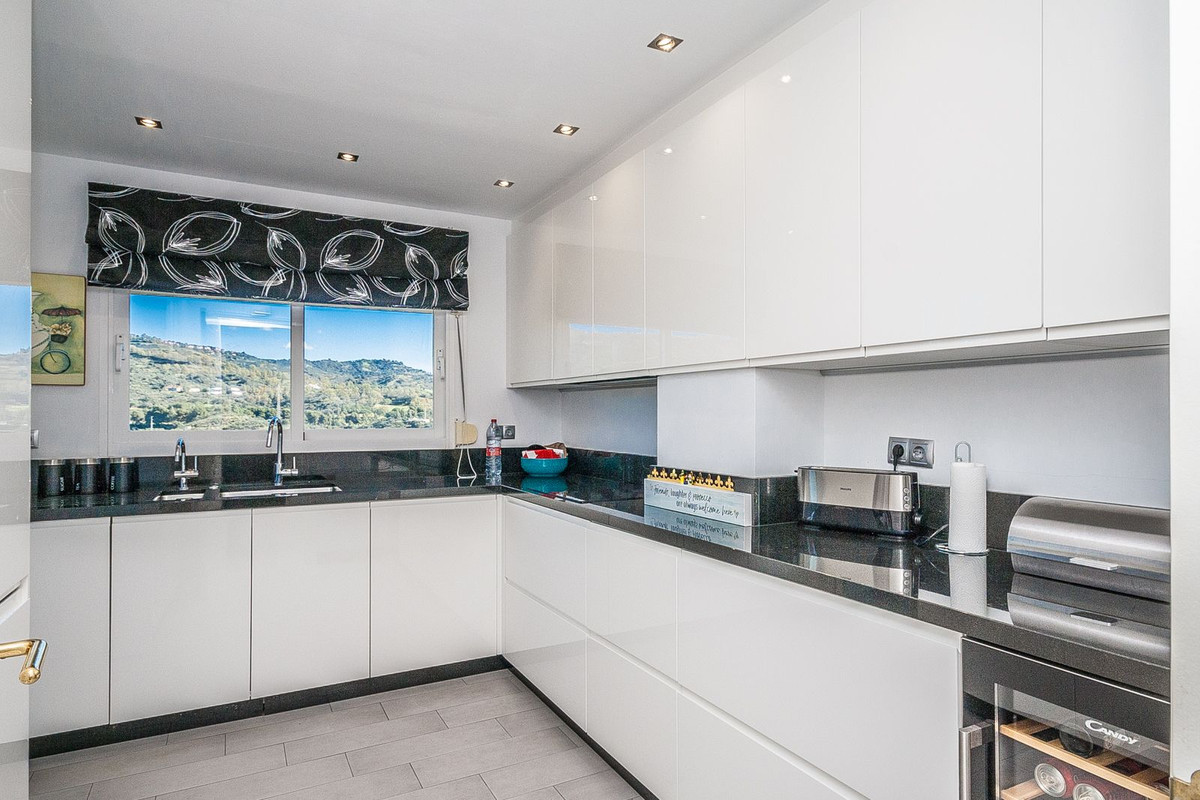 3 Bed Apartment for sale in Elviria Costa Del Sol, Málaga, Spain