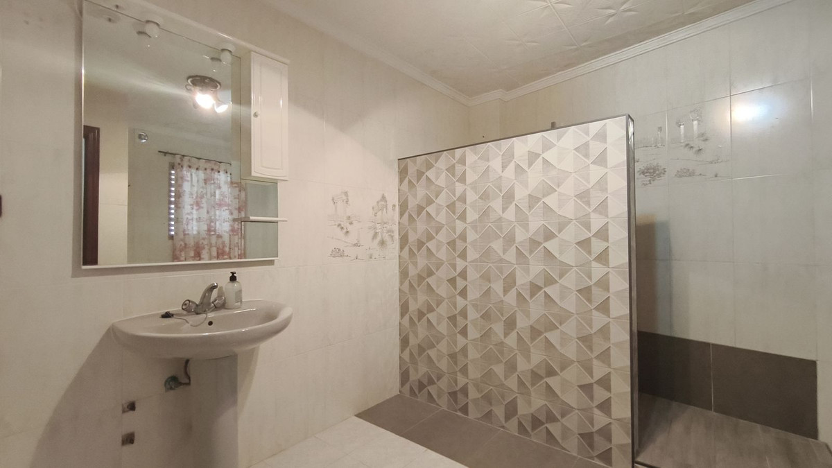 4 Bed Townhouse for sale in Alhaurín El Grande Costa Del Sol, Málaga, Spain